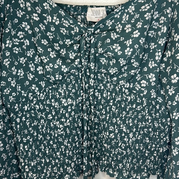 Sienna Sky smocked green floral bell sleeve blouse L - Picture 4 of 10